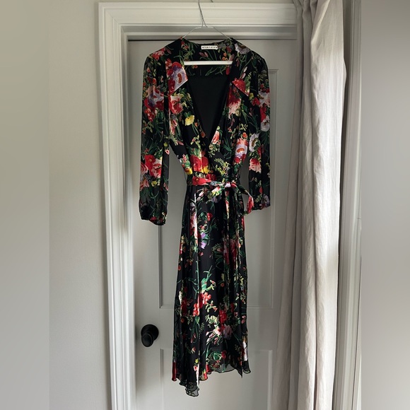 Alice + Olivia Silk Colorful Floral Wrap Dress with Belt size 6 - Picture 1 of 7